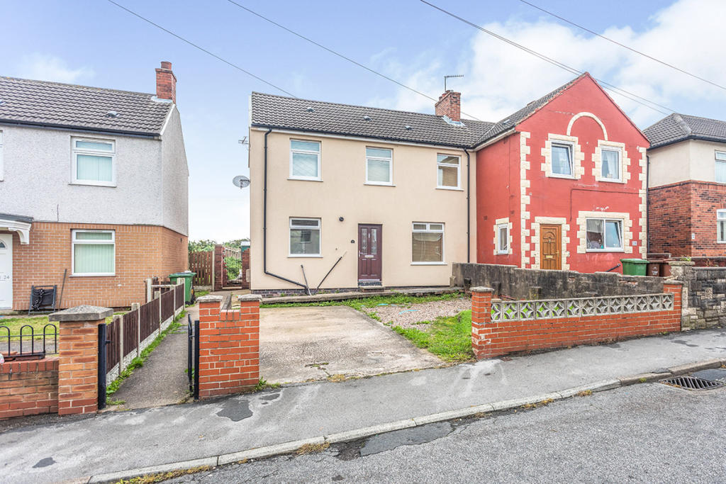 3 bedroom semidetached house for sale in South Street, Havercroft