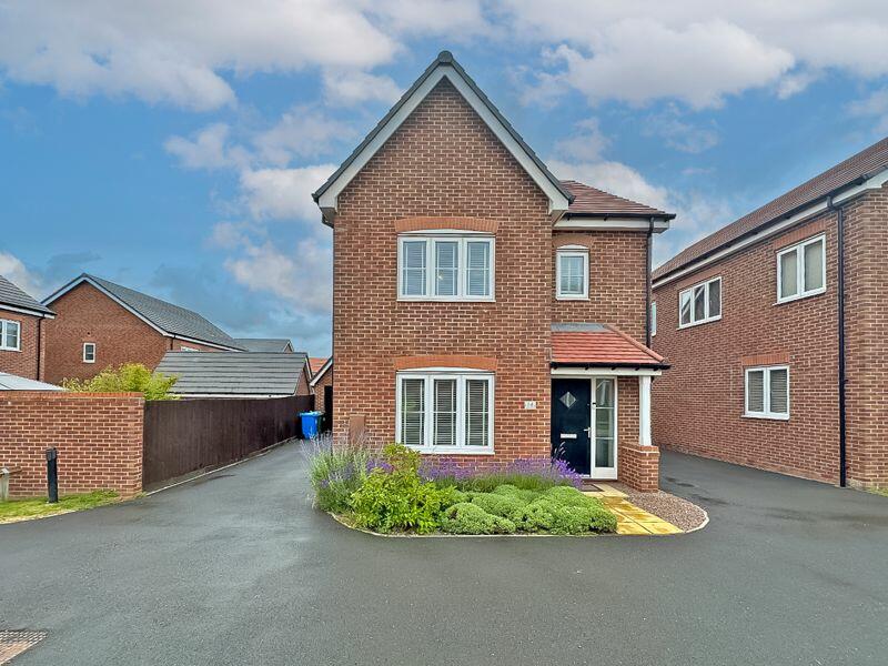 3 bedroom detached house for sale in Aspen Road, Essington, Wolverhampton, WV11