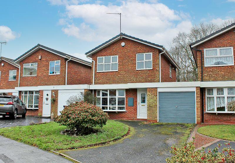 3 bedroom link detached house for sale in Swallowfields Road, SEDGLEY