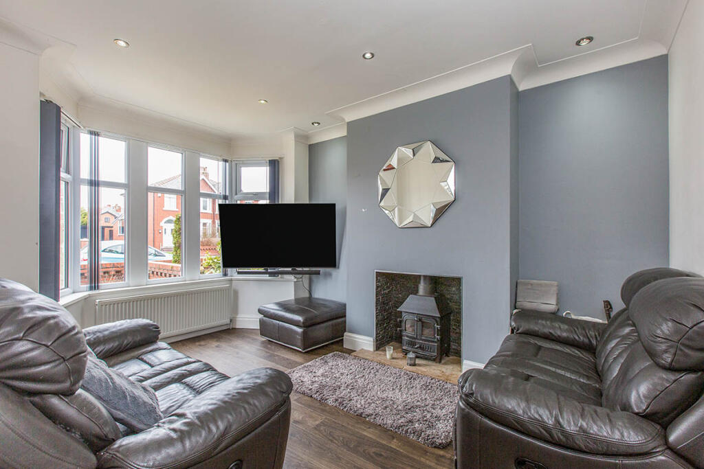 3 bedroom semidetached house for sale in Glenluce Drive, Preston