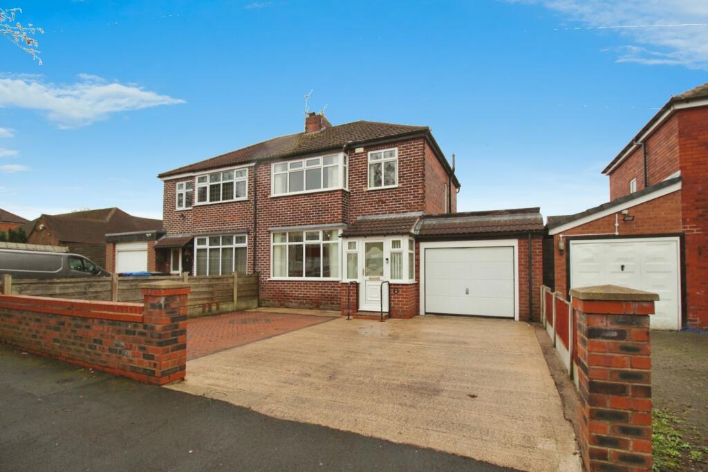 3 bedroom semidetached house for sale in Longford Road West, Reddish
