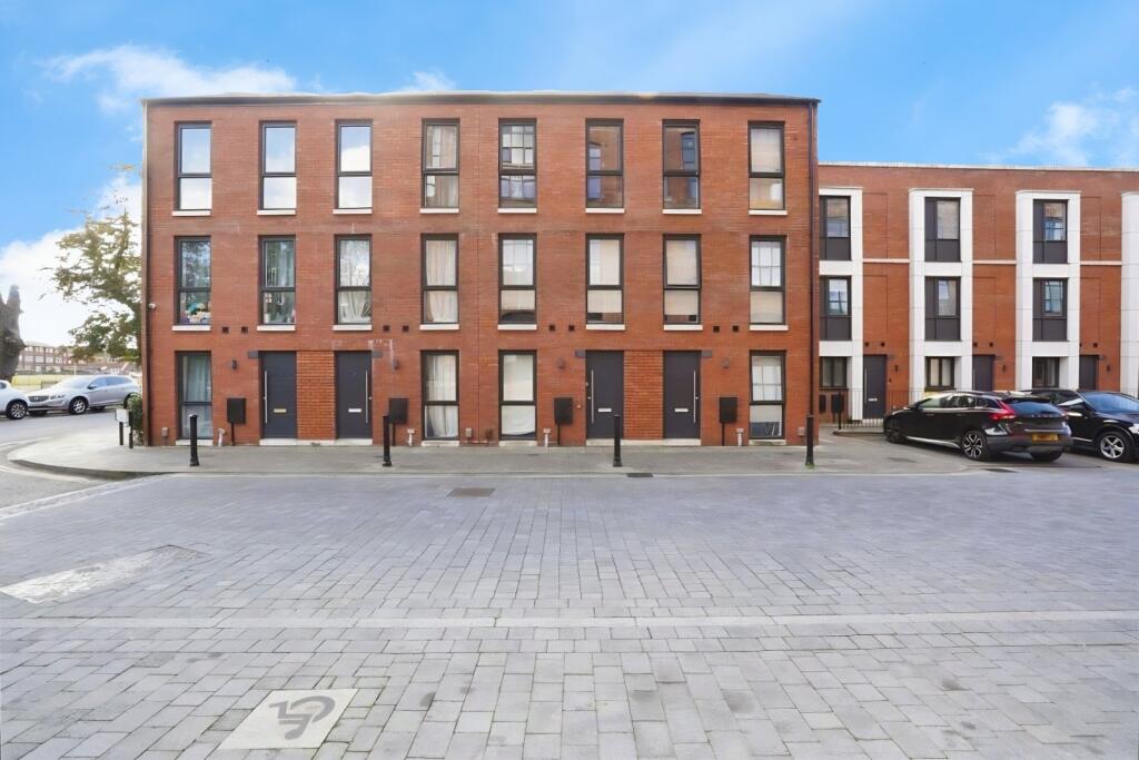 Main image of property: Elisabeth Gardens, Reddish, Stockport, Cheshire, SK5