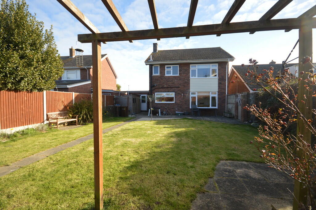 3 bedroom detached house for sale in Richmond Crescent, Harwich, CO12