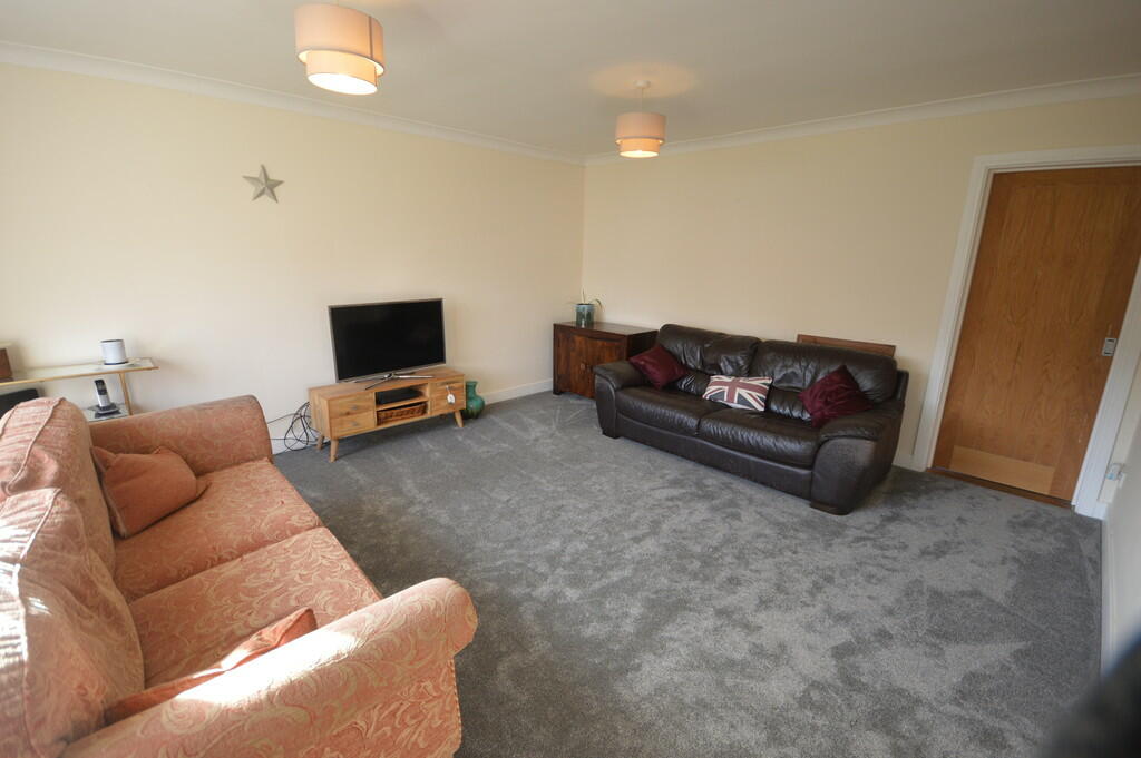 3 bedroom detached house for sale in Richmond Crescent, Harwich, CO12