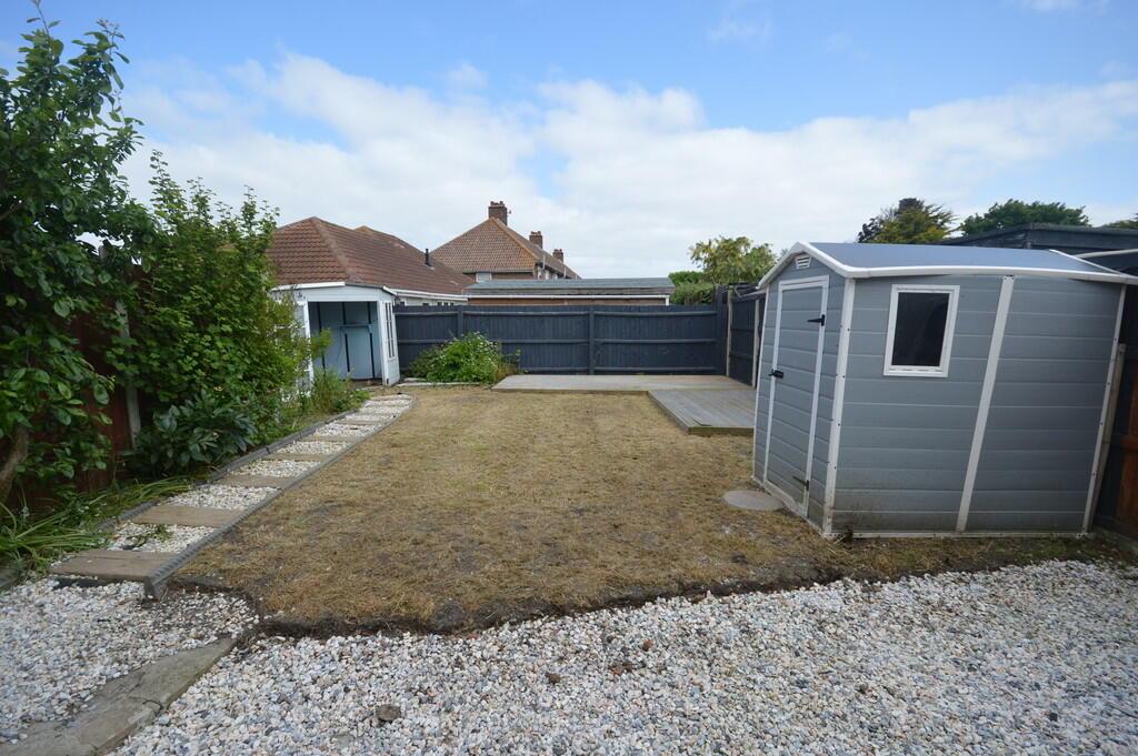 2 bedroom end of terrace house for sale in Harwich Road, Little Oakley