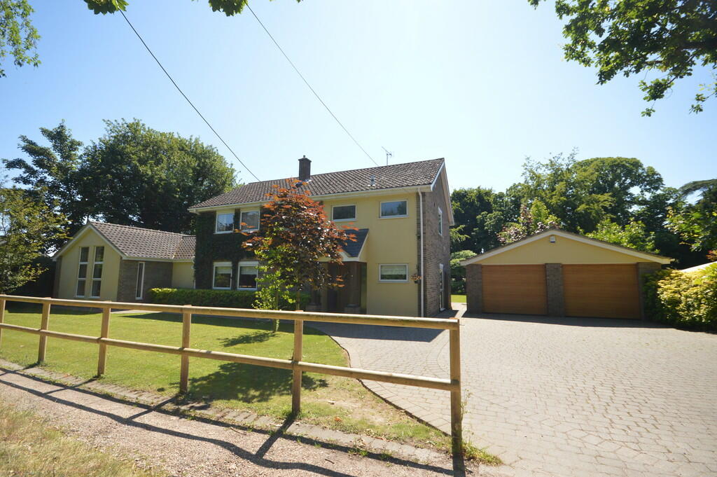 4 bedroom detached house for sale in Salmons Lane, Thorrington, CO7