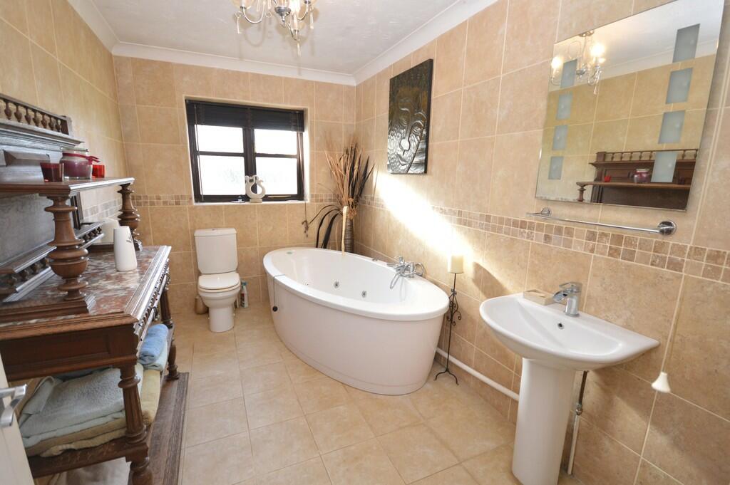 Additional property image - Sparrows Corner, Great Oakley, Harwich