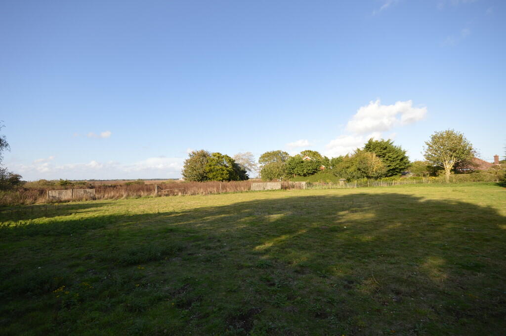 Additional property image - Sparrows Corner, Great Oakley, Harwich