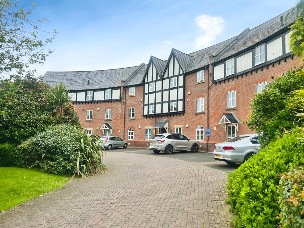 2 bedroom apartment for sale in Cronton Farm Court, Widnes, Cheshire, WA8