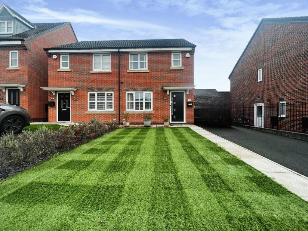 2 bedroom semidetached house for sale in Bunhill Fields, Widnes