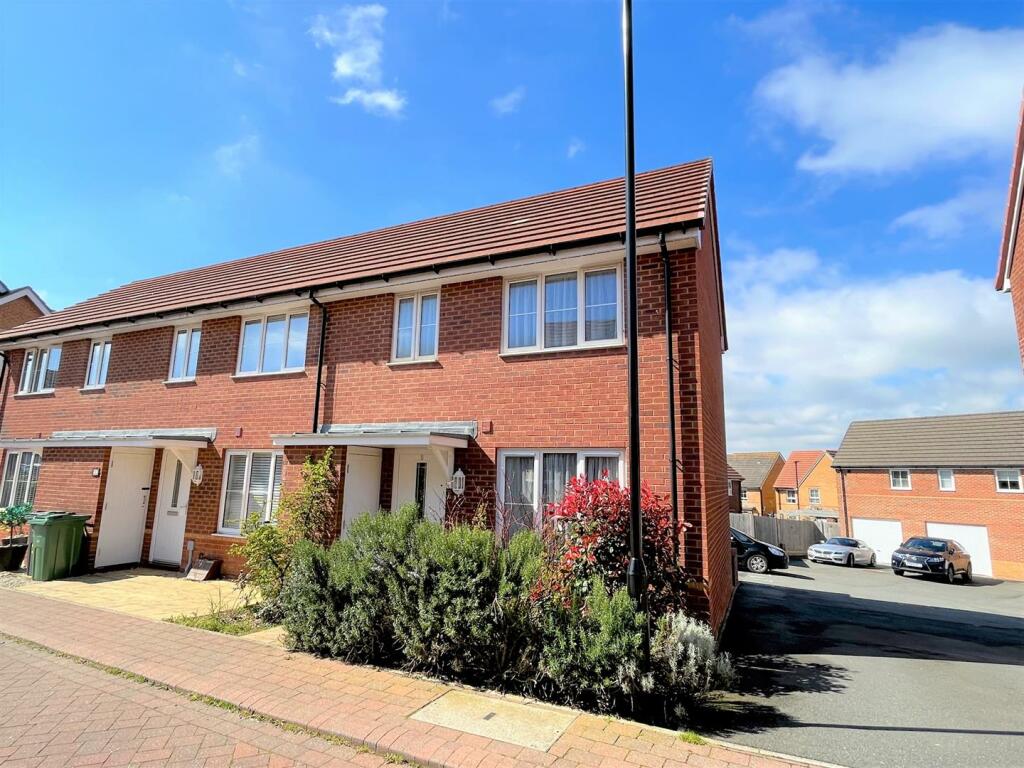 2 bedroom end of terrace house for sale in Cromwell Avenue, East Cowes