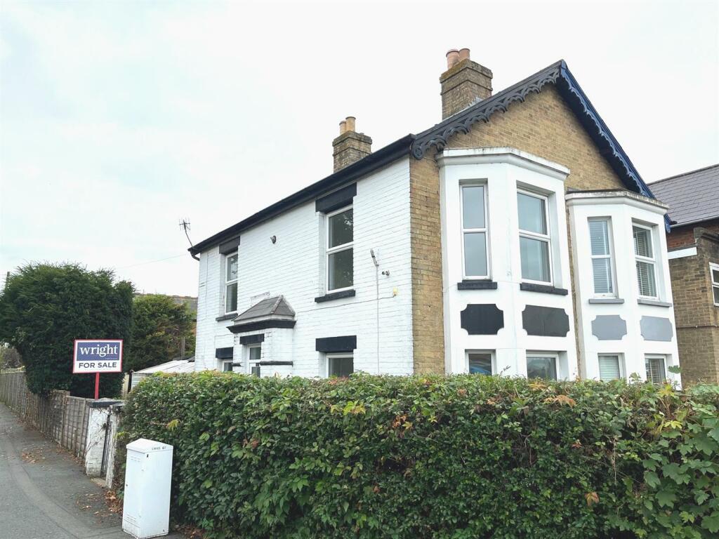 Main image of property: York Avenue, East Cowes