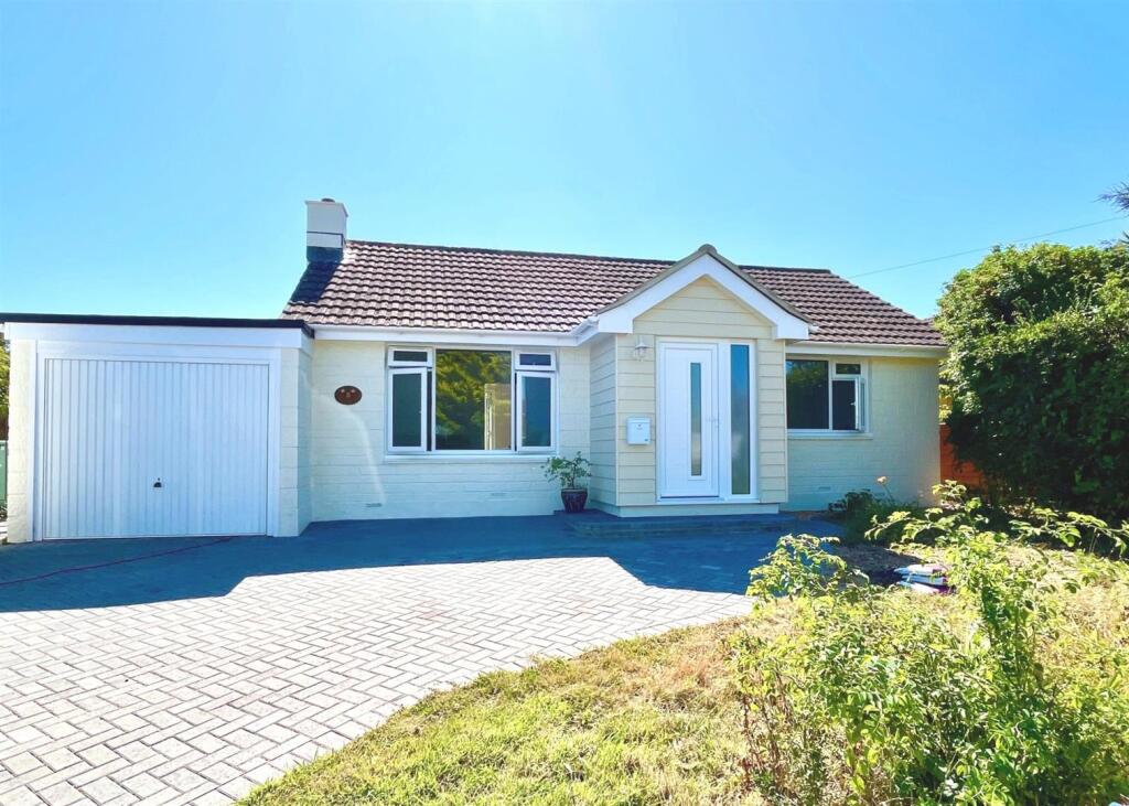 Main image of property: Parkway, Freshwater