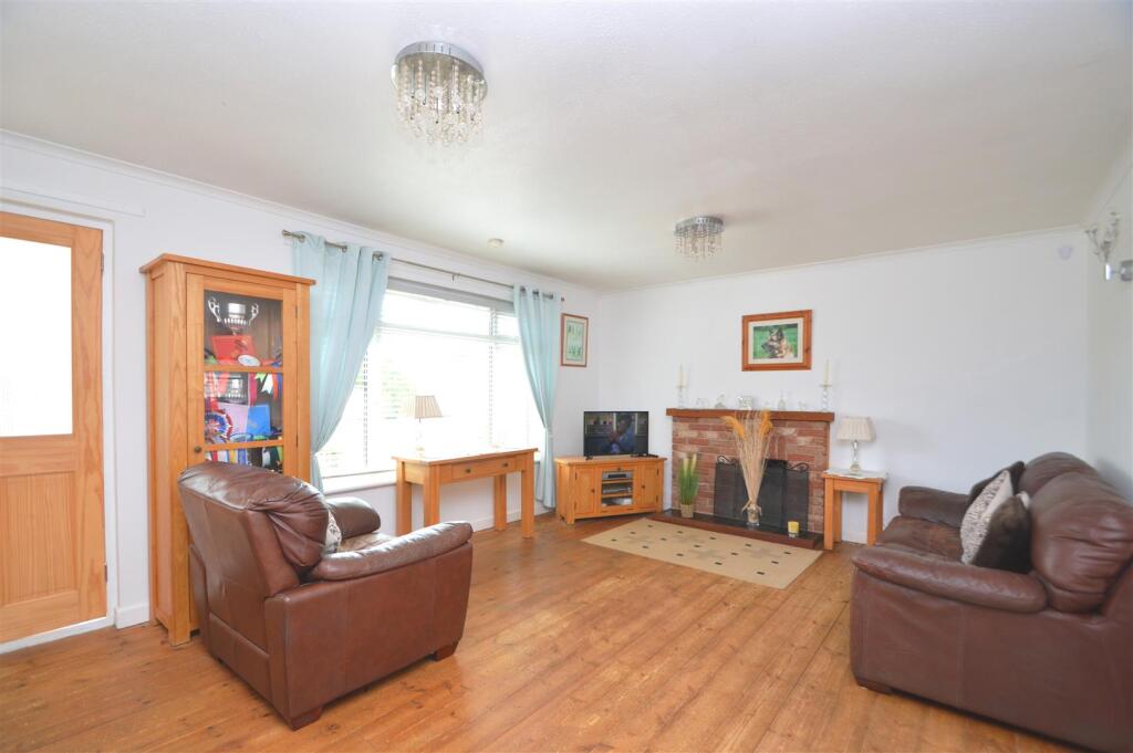 Main image of property: Parkway, Freshwater