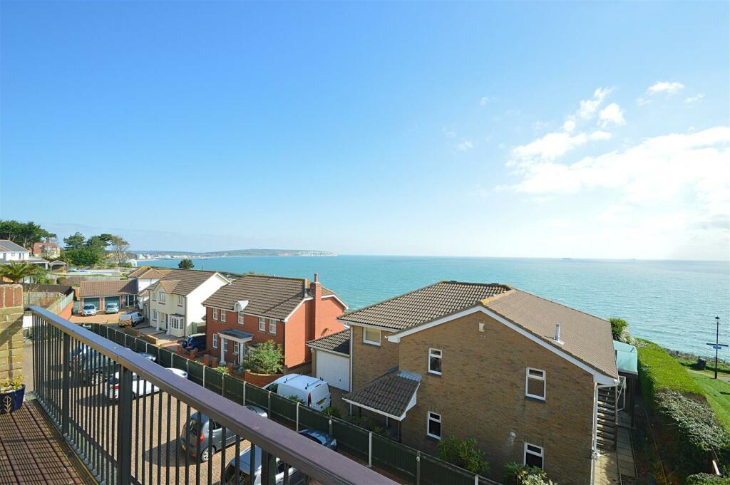 2 bedroom flat for sale in Stunning Sea Views * Shanklin, PO37