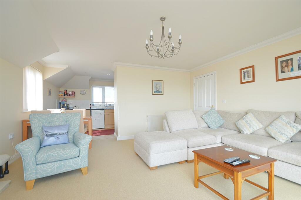 2 bedroom flat for sale in Stunning Sea Views * Shanklin, PO37