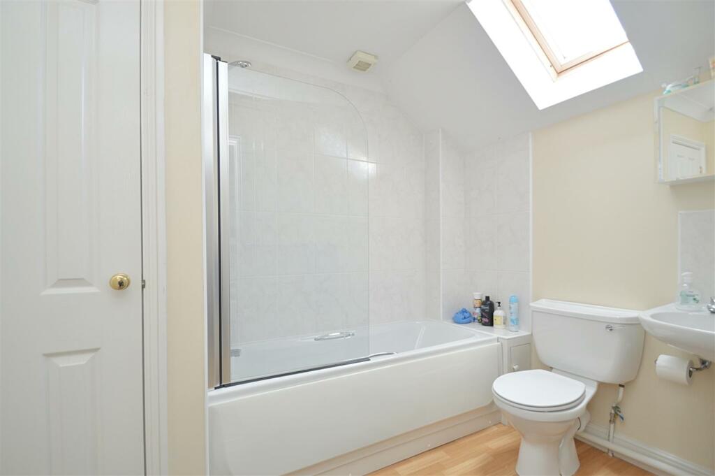 2 bedroom flat for sale in Stunning Sea Views * Shanklin, PO37