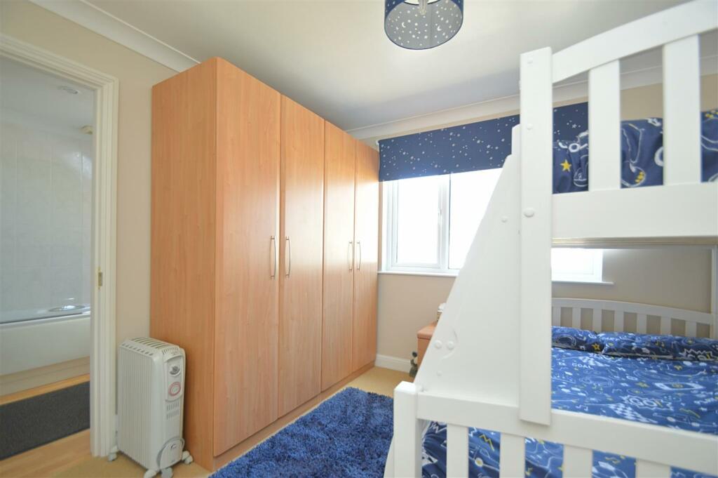 2 bedroom flat for sale in Stunning Sea Views * Shanklin, PO37