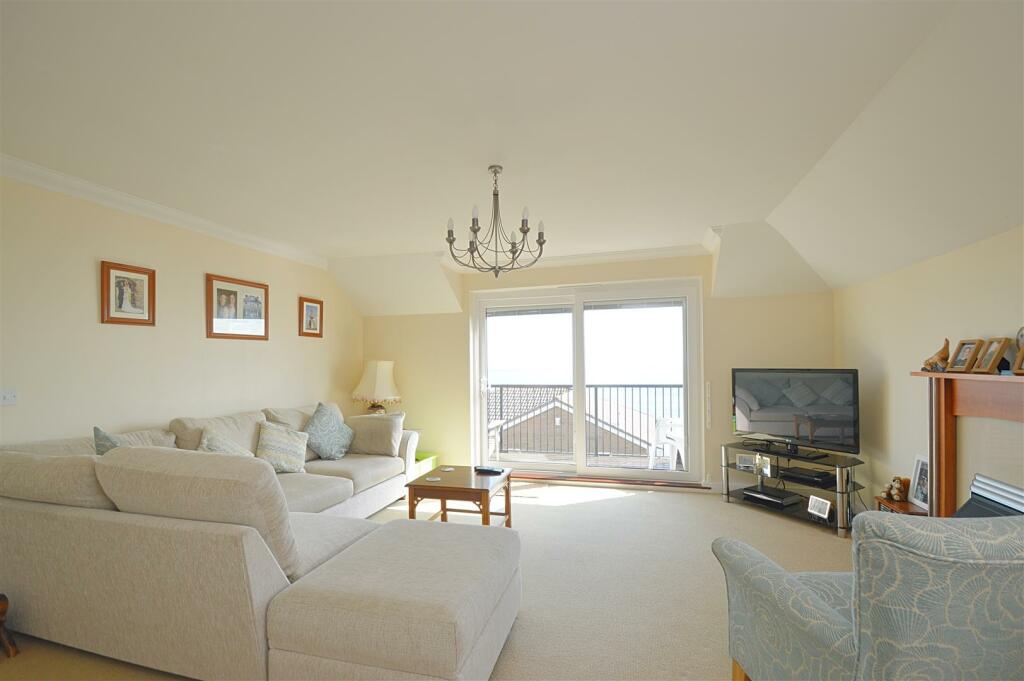 2 bedroom flat for sale in Stunning Sea Views * Shanklin, PO37