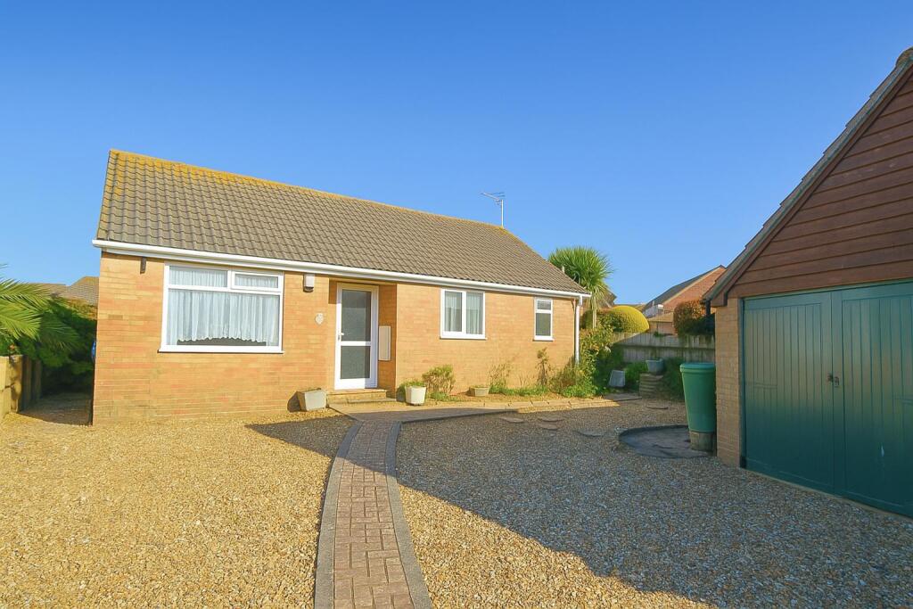 Main image of property: CHAIN FREE * LAKE