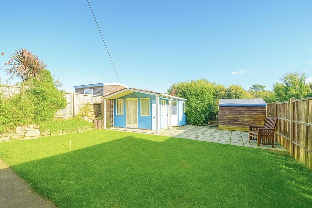 Main image of property: IDEAL FAMILY HOME * SANDOWN