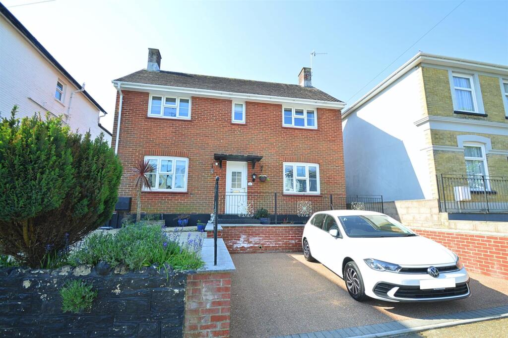 Main image of property: SHORT WALK TO BEACH * SHANKLIN