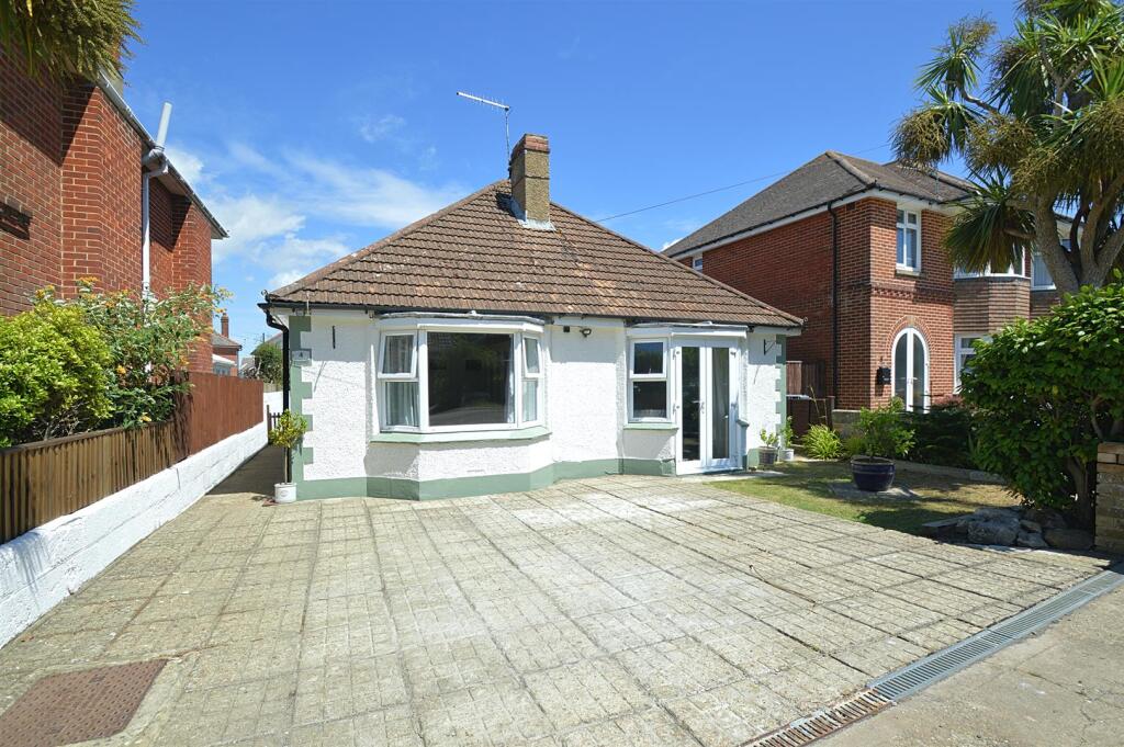 Main image of property: CLOSE TO SHOPS * SHANKLIN