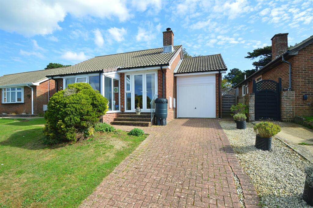 Main image of property: CLOSE TO SUPERMARKETS * LAKE