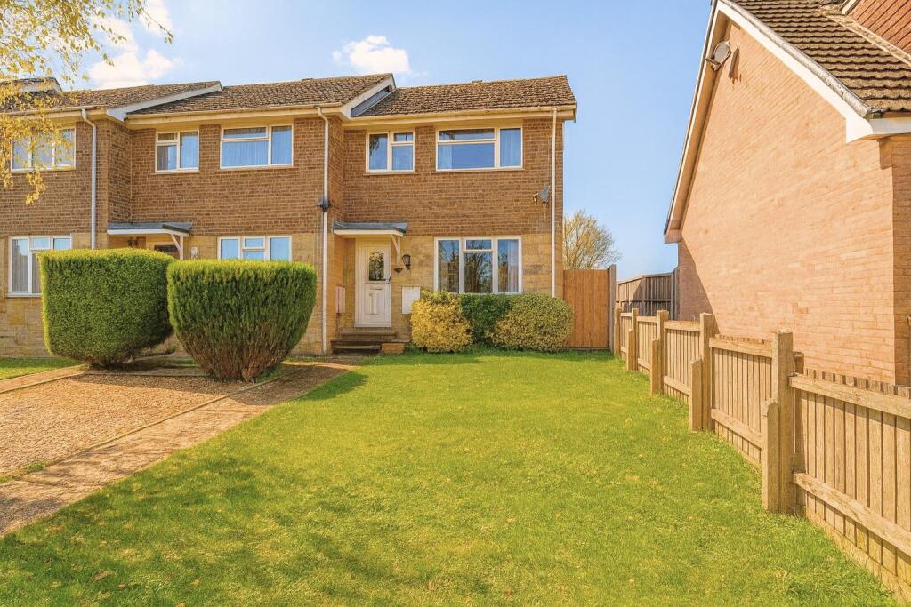 Main image of property: CHAIN FREE * SANDOWN