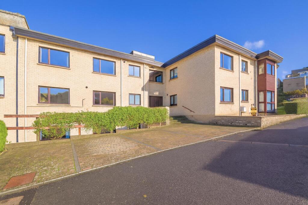 Main image of property: CHAIN FREE * SHANKLIN