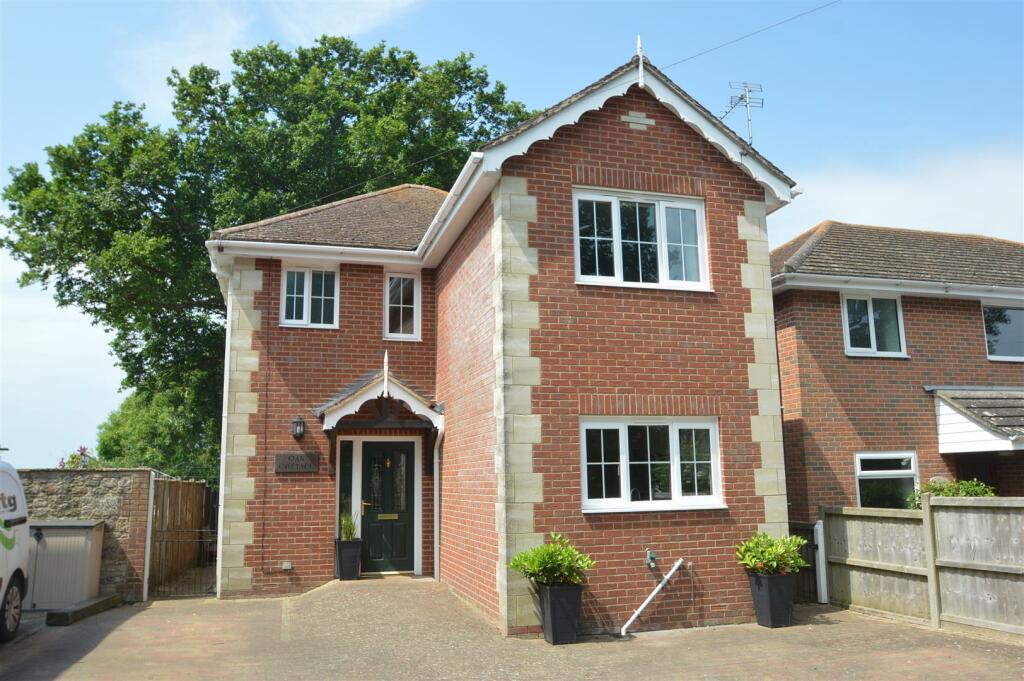 3 bedroom detached house for sale in Nettlestone, PO34