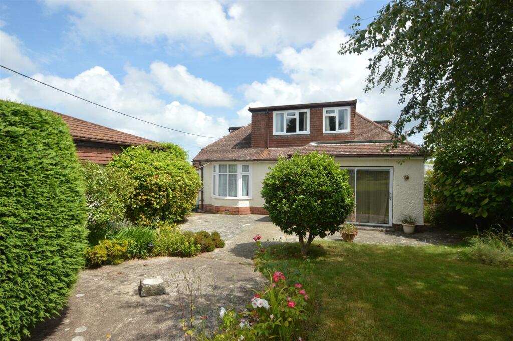 4 bedroom detached bungalow for sale in Binstead, PO33