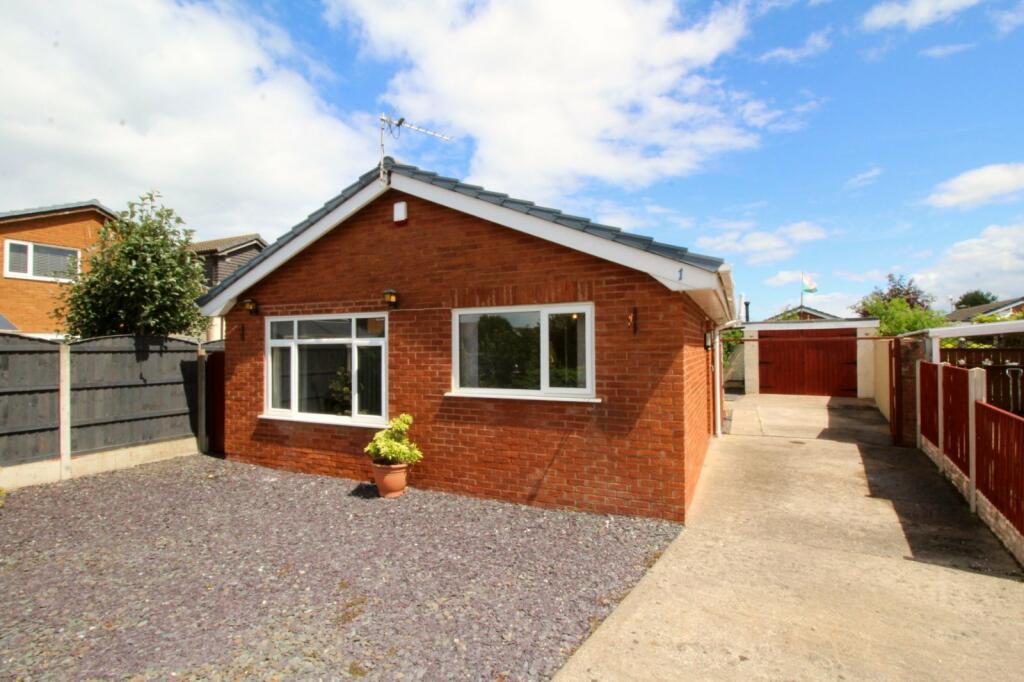 2 bedroom bungalow for sale in Lowther Close, Kinmel Bay, Conwy, LL18