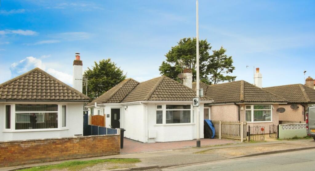 3 bedroom bungalow for sale in St. Asaph Avenue, Kinmel Bay, Conwy, LL18