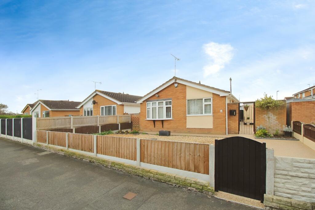 2 bedroom bungalow for sale in Ffordd Anwyl, Rhyl, Denbighshire, LL18