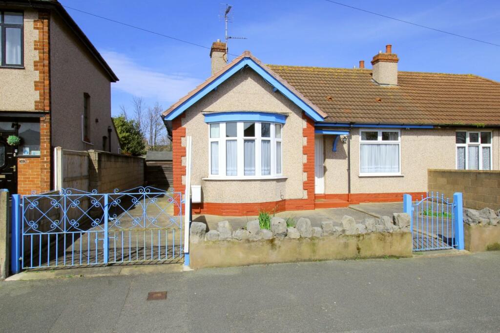 3 bedroom bungalow for sale in Marsh Road, Rhyl, Denbighshire, LL18