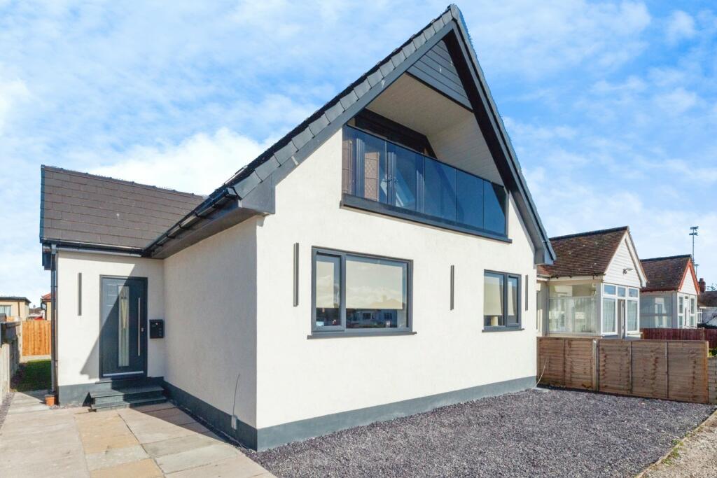 3 bedroom bungalow for sale in Trefor Avenue, Kinmel Bay, Conwy, LL18