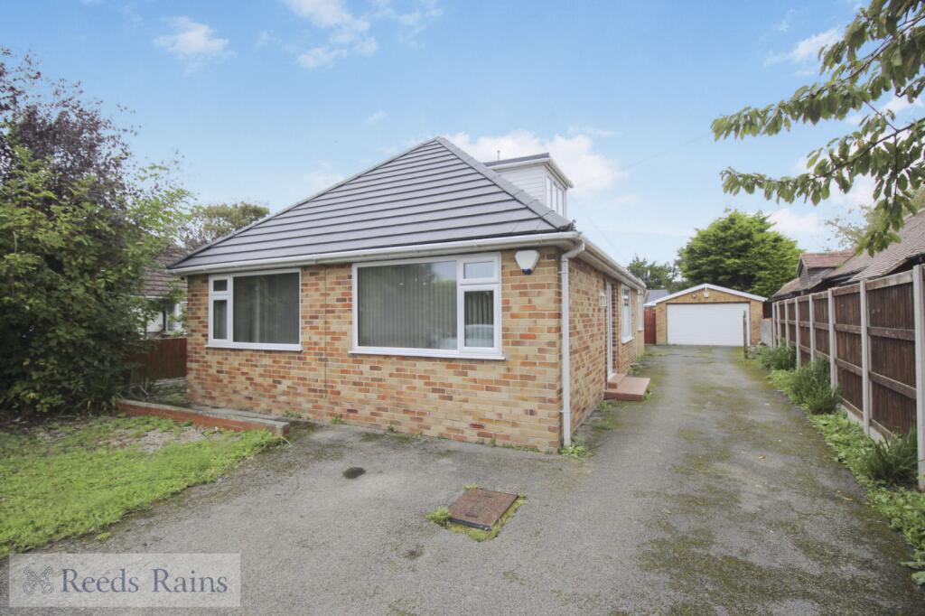 3 bedroom bungalow for sale in Morfa Avenue, Kinmel Bay, Conwy, LL18