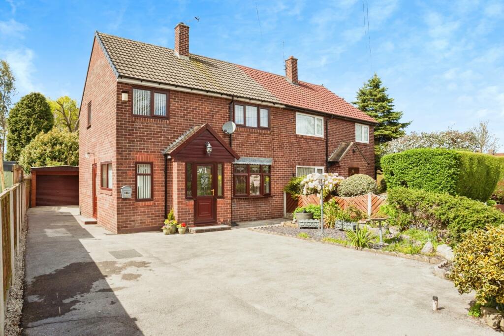 3 bedroom semidetached house for sale in Woodhall Grove, Methley