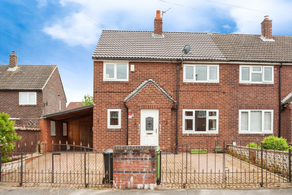 3 bedroom semidetached house for sale in Embleton Road, Methley, Leeds
