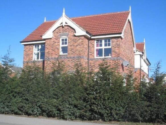 Main image of property: Ascot Gardens, Leeds, West Yorkshire, LS10