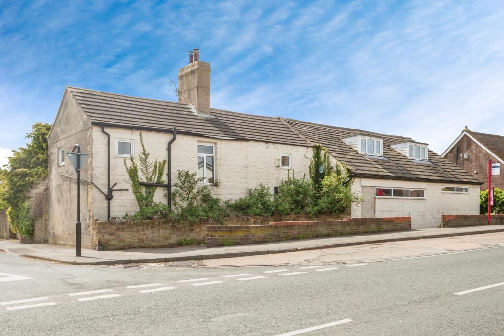 Main image of property: Oulton Lane, Woodlesford, Leeds, West Yorkshire, LS26