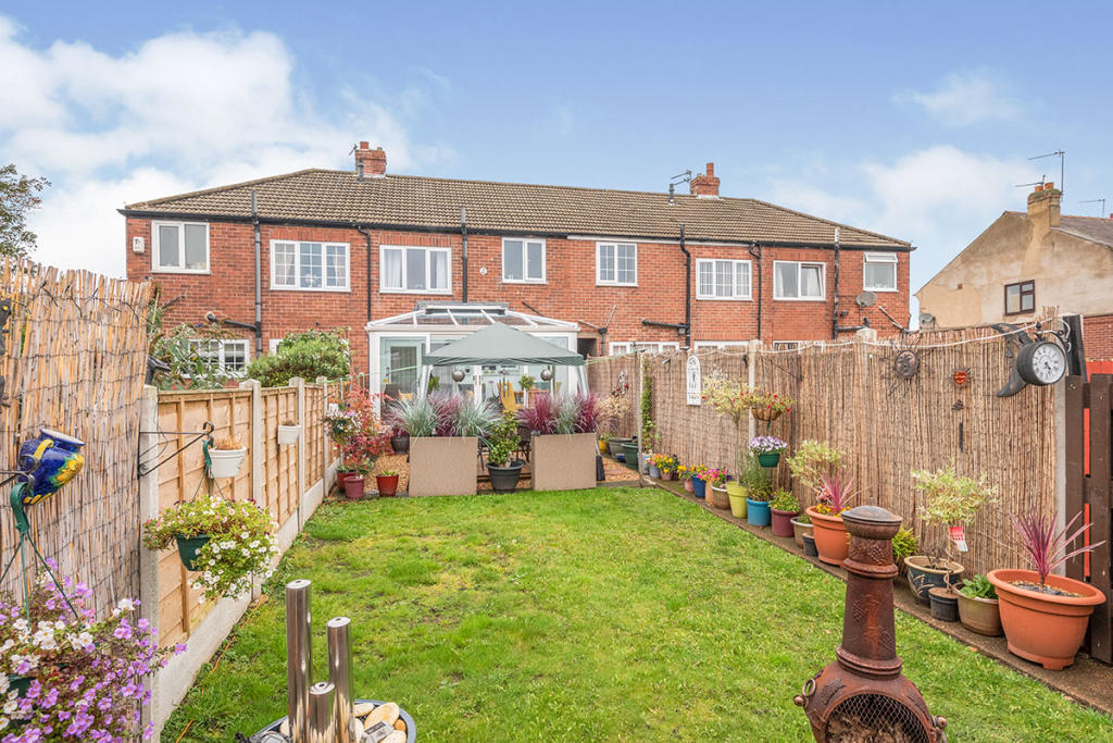 3 bedroom terraced house for sale in Astley Lane, Swillington, Leeds