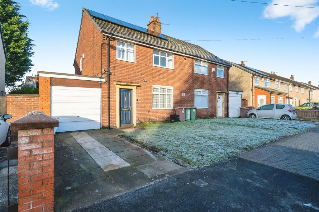 3 bedroom semidetached house for sale in Tickle Avenue, St. Helens
