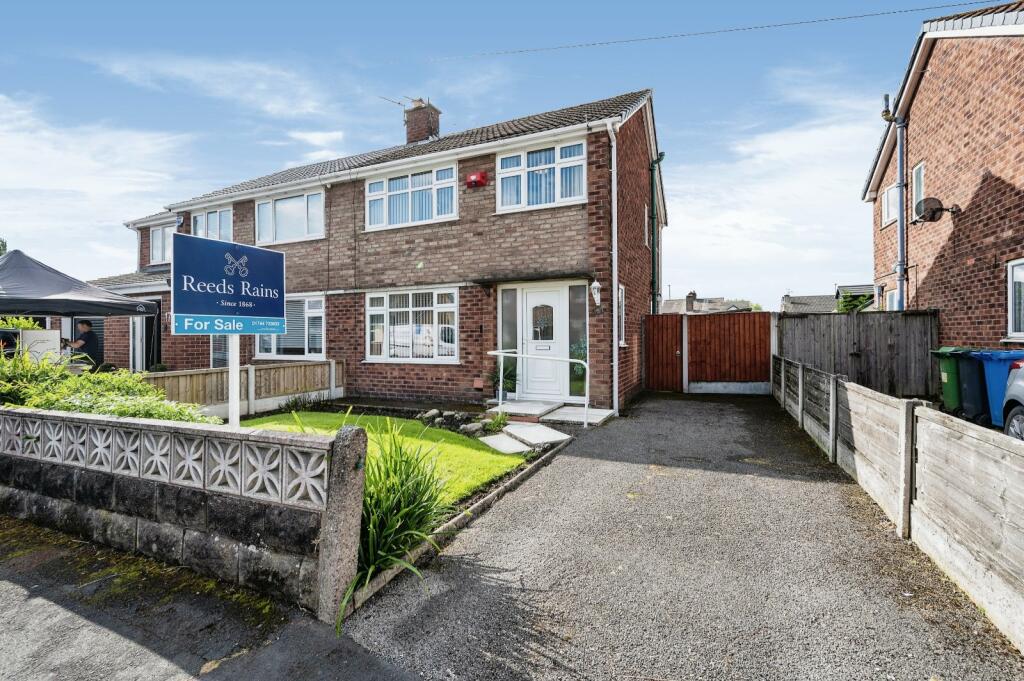 3 bedroom semidetached house for sale in Arlington Drive, Penketh