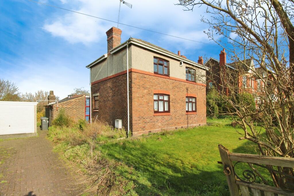 3 bedroom detached house for sale in Runcorn Road, Moore, Warrington, Cheshire, WA4