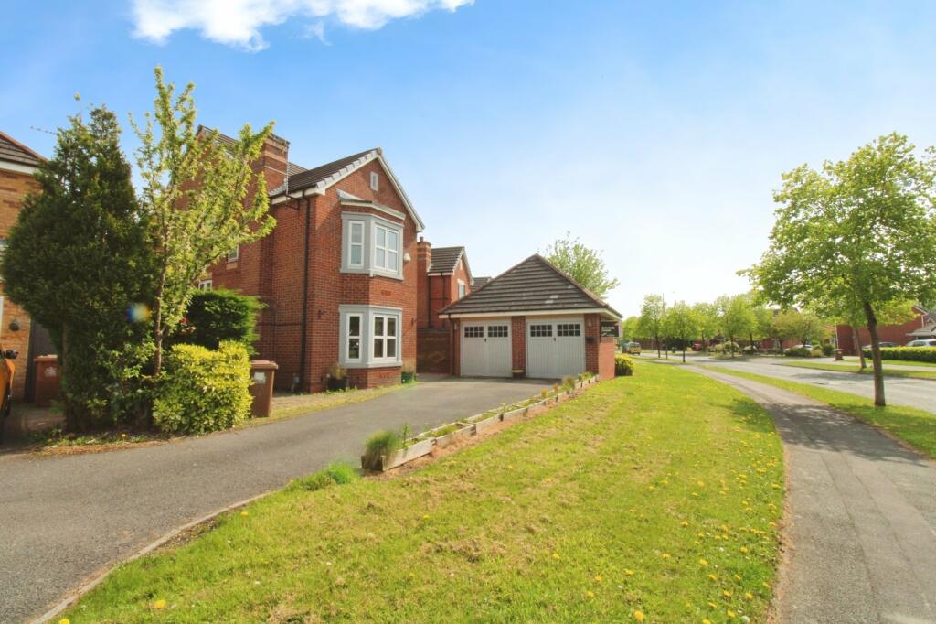 5 bedroom detached house for sale in The Pastures, St. Helens