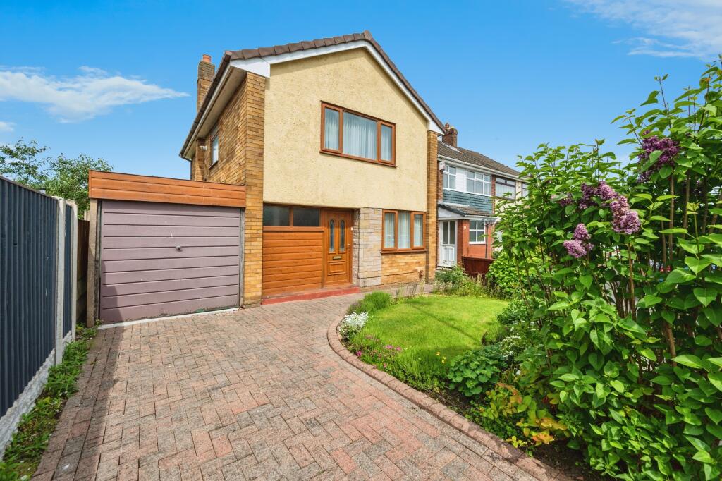 3 bedroom detached house for sale in Sherdley Park Drive, St. Helens