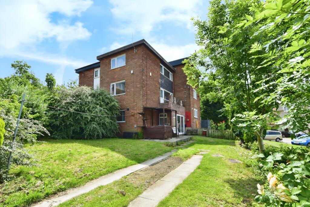 Main image of property: Spring Close Mount, Sheffield, South Yorkshire, S14