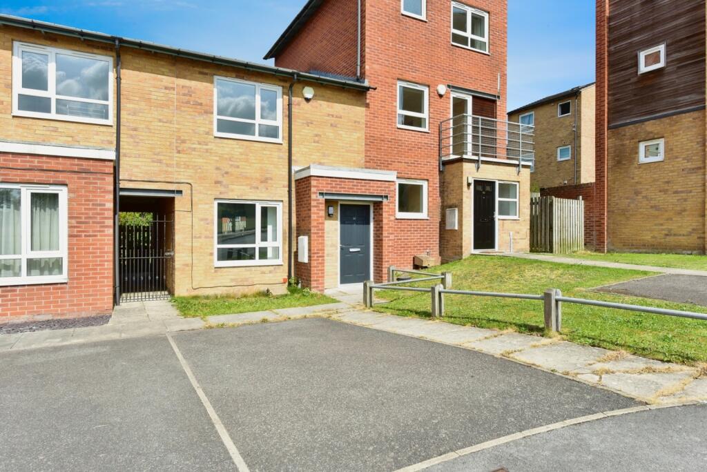 Main image of property: Park Grange Rise, Sheffield, South Yorkshire, S2